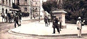 2168- Oran - Gendarmerie et Statue de la Republique2 - 1908